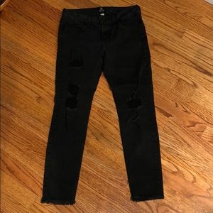 Black ripped skinny jeans